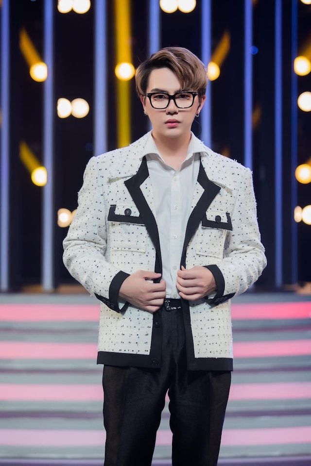 Người mới, người cũ của Hồ Ngọc Hà thi nhau khoe ảnh con yêu; nửa đùa nửa thật về quan hệ Noo Phước Thịnh-Mai Phương Thúy Người mới, người cũ của Hồ Ngọc Hà thi nhau khoe ảnh con yêu; nửa đùa nửa thật về quan hệ Noo Phước Thịnh-Mai Phương Thúy