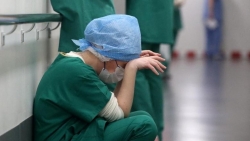 Ảnh ấn tượng tuần 13-19/12: Thượng đỉnh Nga-Trung Quốc bàn tất cả vấn đề cấp bách, Dòng chảy phương Bắc 2 làm nóng cuộc gặp Đức-Ba Lan và Covid-19