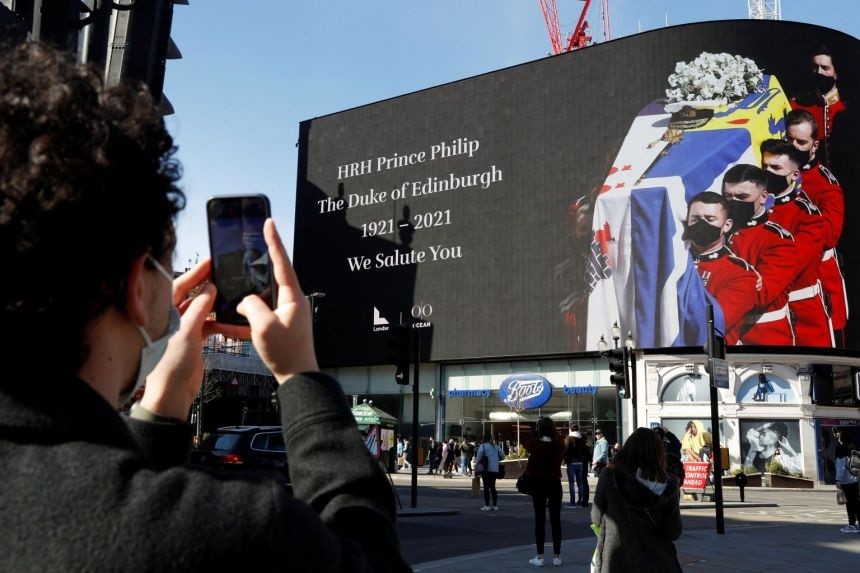 Những hình ảnh ấn tượng nhất năm 2021: Cạnh tranh nước lớn, ‘giặc’ Covid-19, thiên tai nổi giận và sự kiên cường của nhân loại