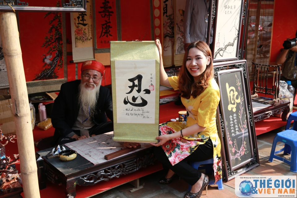 hoi chu xuan dinh dau 2017 mot khong gian van hoa