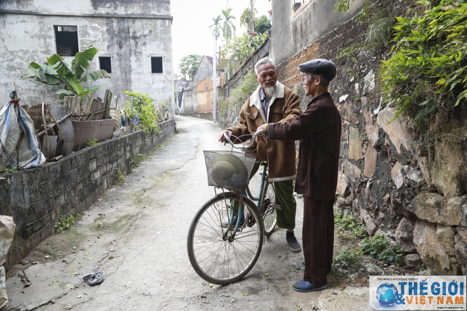 phong tuc goi banh chung don tet som o mot lang co ven do