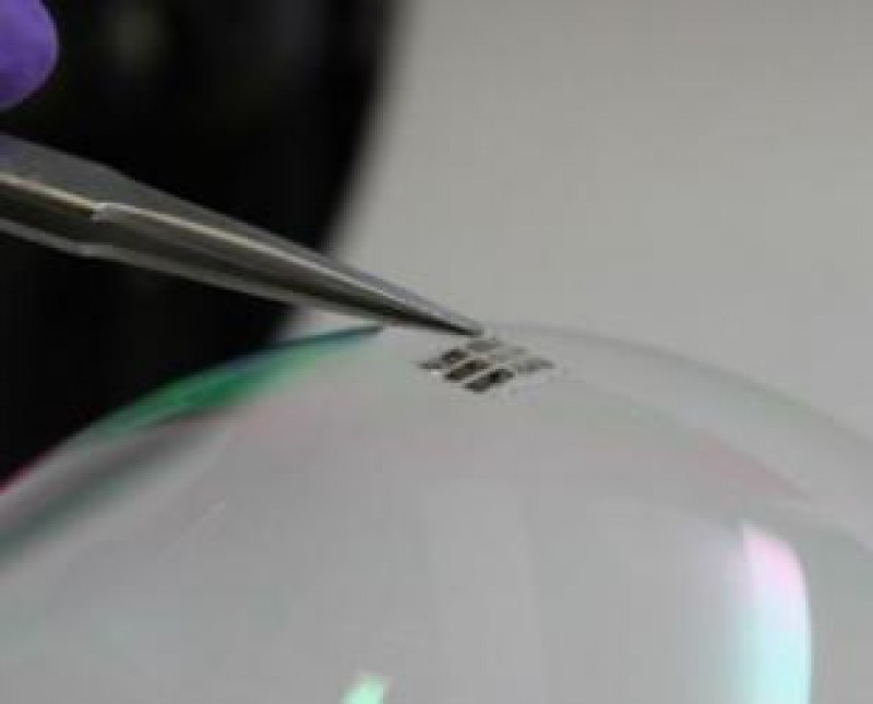 Phát minh ra pin Mặt Trời mỏng chưa từng có