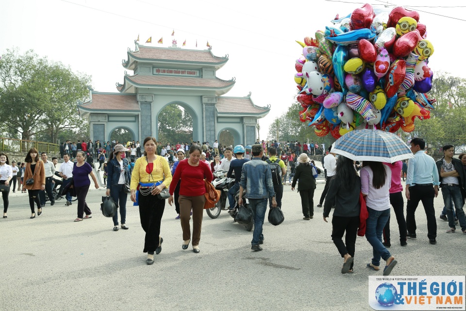 Đầu Xuân, du khách nô nức đổ về Hội Lim dau xuan du khach no nuc do ve hoi lim