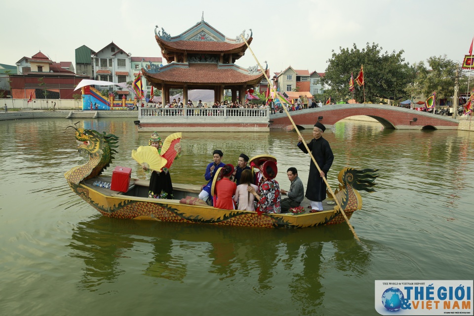 Đầu Xuân, du khách nô nức đổ về Hội Lim dau xuan du khach no nuc do ve hoi lim