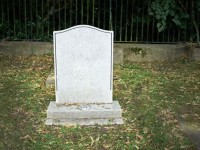 bi can chet khi co gang hon ran ho mang de chup anh