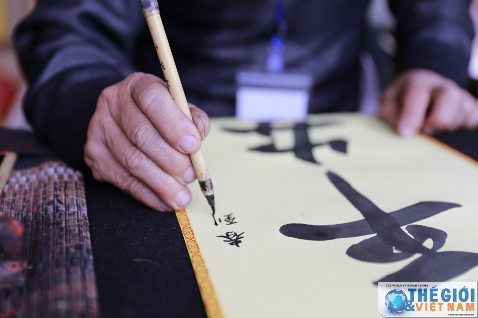 Náo nhiệt Hội chữ Xuân Mậu Tuất 2018 nao nhiet hoi chu xuan mau tuat 2018