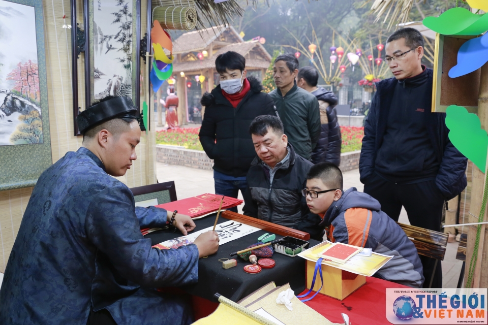 Náo nhiệt Hội chữ Xuân Mậu Tuất 2018 nao nhiet hoi chu xuan mau tuat 2018