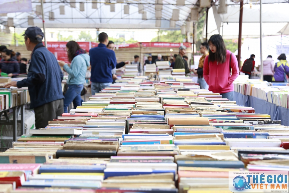 mua xuan cung nhau di hoi sach