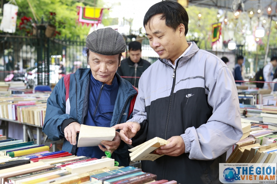 mua xuan cung nhau di hoi sach