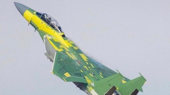 Máy bay chiến đấu F-15EX thực hiện chuyến bay thử đầu tiên