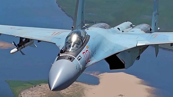 Báo Mỹ phân tích lợi thế của tiêm kích Su-35 so với F-22
