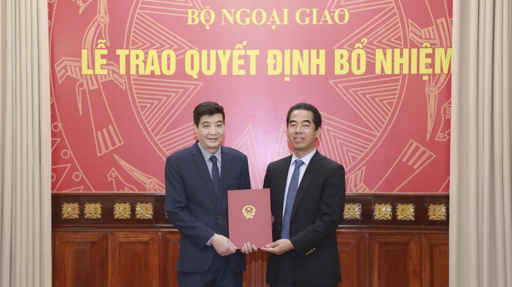 Lãnh đạo Bộ Ngoại giao trao Quyết định bổ nhiệm cán bộ