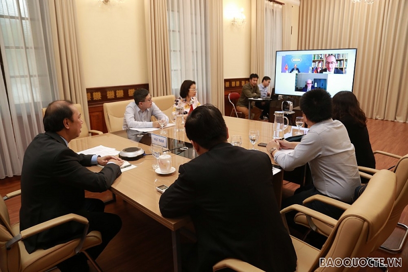 Thứ trưởng Ngoại giao Nguyễn Quốc Dũng hội đàm với Quốc vụ khanh Bộ Ngoại giao Đức Thứ trưởng Ngoại giao Nguyễn Quốc Dũng hội đàm với Quốc vụ khanh Bộ Ngoại giao Đức