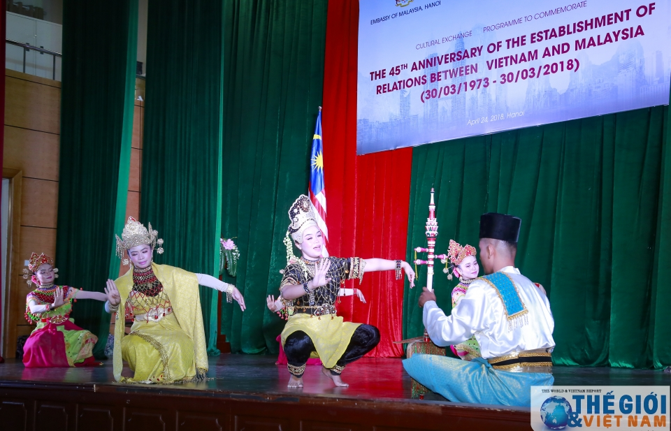 Giao lưu nghệ thuật kỷ niệm 45 năm quan hệ ngoại giao Việt Nam - Malaysia