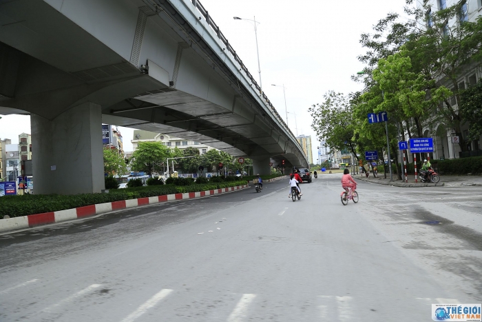 duong pho ha noi giua mua covid 19