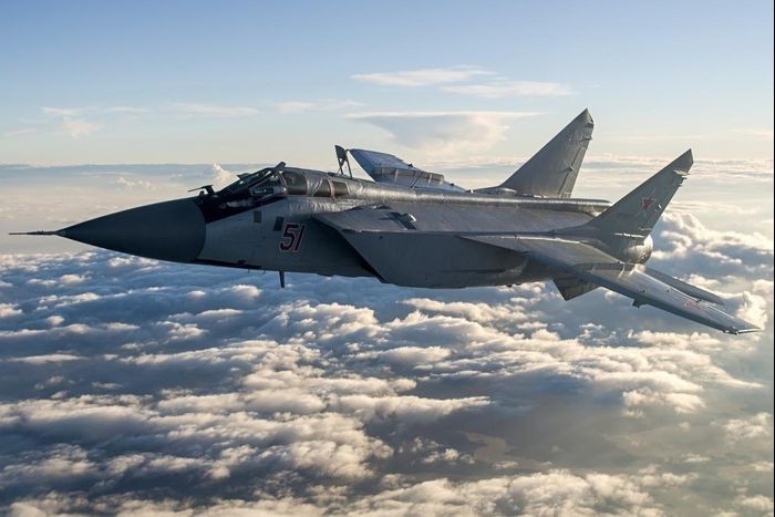 Máy bay MiG-31BM của Nga tập luyện tránh đòn tấn công của đối phương