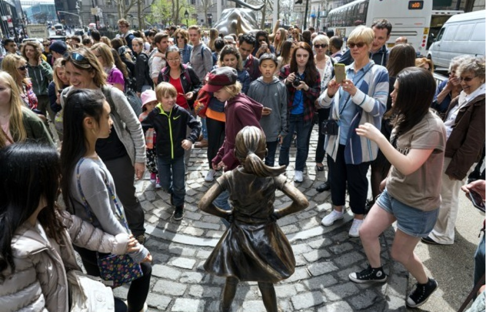 Đâu là ranh giới giữa nghệ thuật công cộng và quảng cáo?