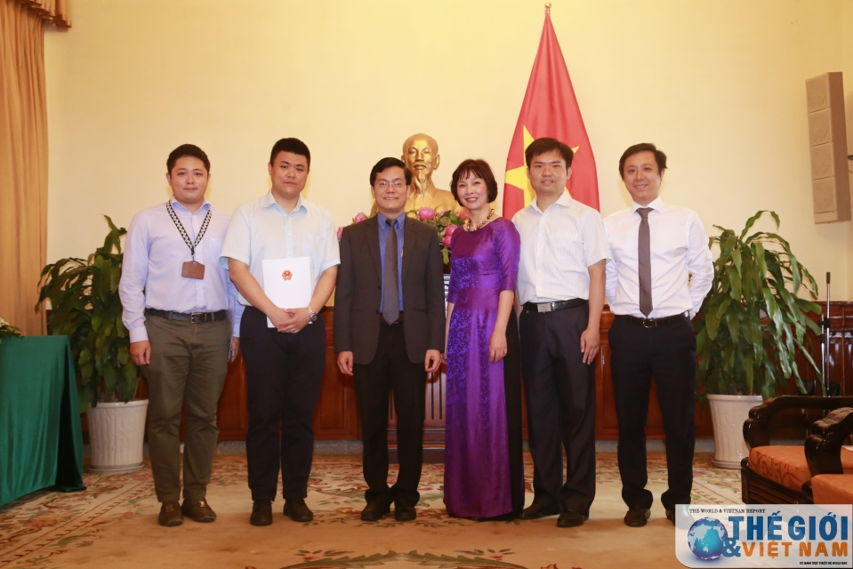 Trao giấy phép mở Văn phòng thường trú cho Đài Phát thanh Quốc tế Trung Quốc