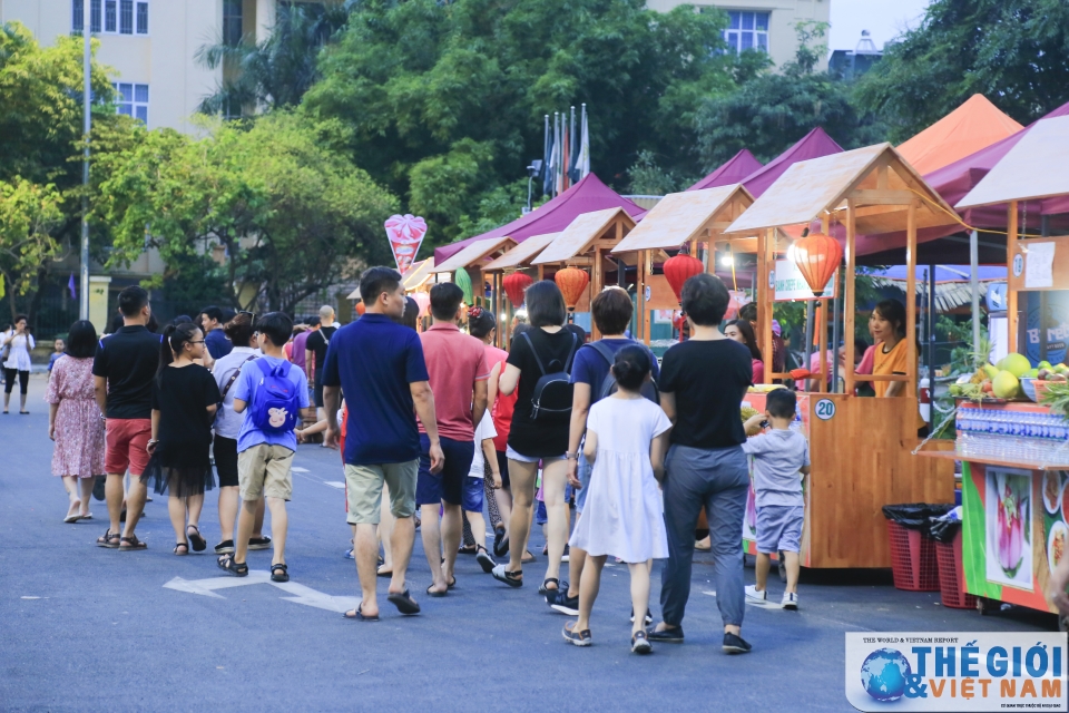 Mục sở thị phố đi bộ Trịnh Công Sơn them mot khong gian giai tri cuoi tuan pho di bo trinh cong son