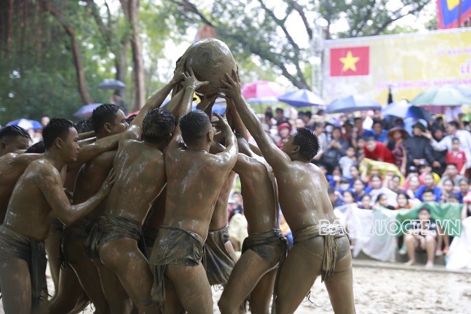 Hội vật Cầu nước làng Vân - lễ hội ‘độc nhất vô nhị’ miền Kinh Bắc