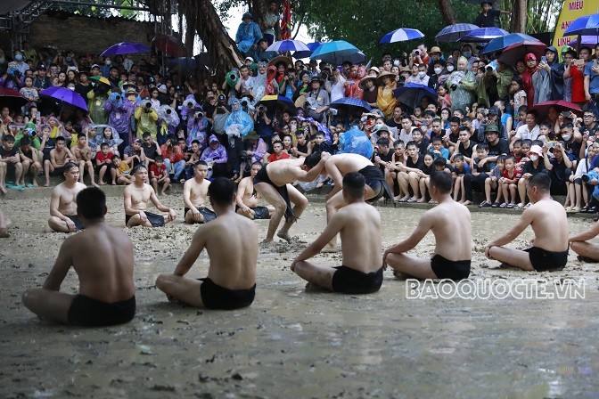 Hội vật Cầu nước làng Vân - lễ hội ‘độc nhất vô nhị’ miền Kinh Bắc