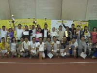 huong ung thang thanh nien nhom bac si tre nguoi viet kham tu thien cho cong nhan viet o nga