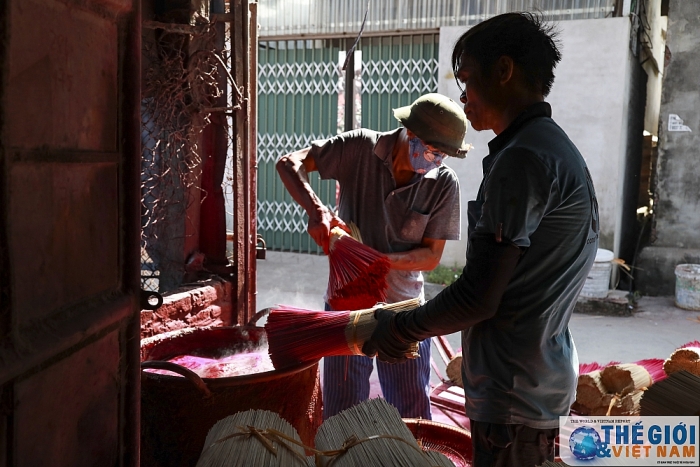 Những hình ảnh nên thơ về làng nghề truyền thống Quảng Phú Cầu lang nghe truyen thong lam chan huong quang phu cau