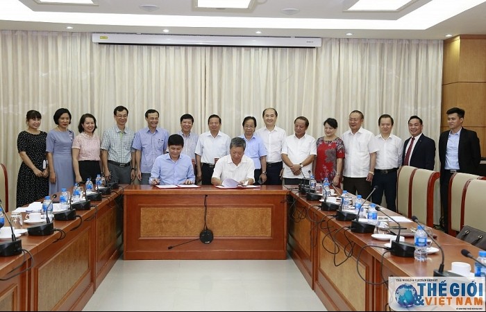 Thứ trưởng Bộ Ngoại giao chủ trì họp triển khai Cuộc vận động “Xây dựng Văn hóa doanh nghiệp Việt Nam”