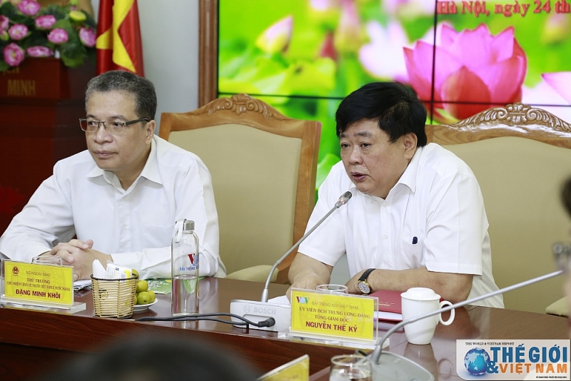 thu truong ngoai giao dang minh khoi lam viec voi lanh dao dai tieng noi viet nam