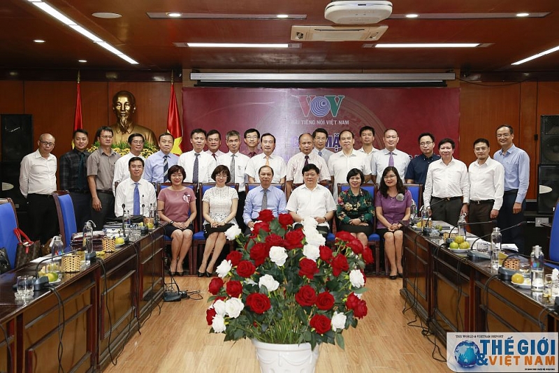 doan truong co quan dai dien lam viec voi lanh dao thong tan xa viet nam va tieng noi nam