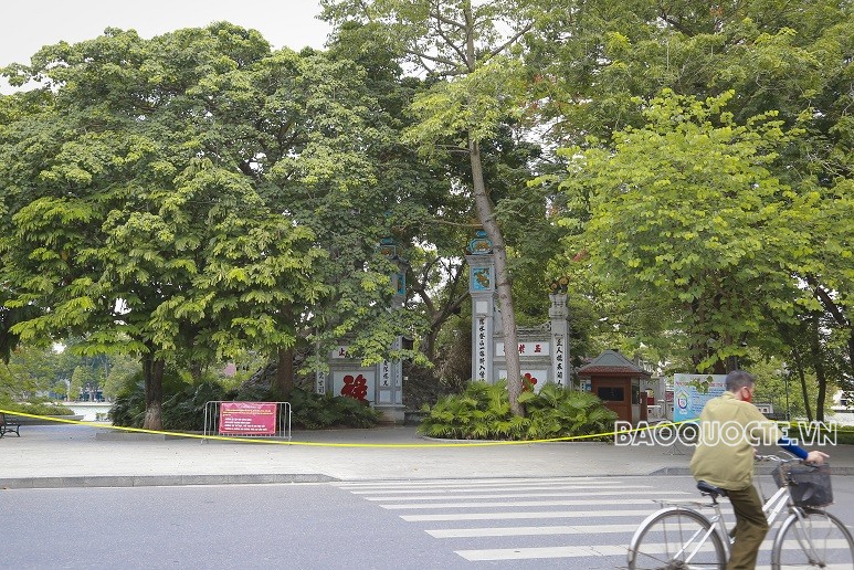 Hà Nội phố trong mùa Covid… (Ảnh: Trung Hiếu) Hà Nội phố trong mùa Covid… (Ảnh: Trung Hiếu)