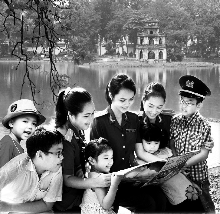 Nữ NSNA Tuyết Minh ra mắt bút ký-tiểu luận Những chặng đường