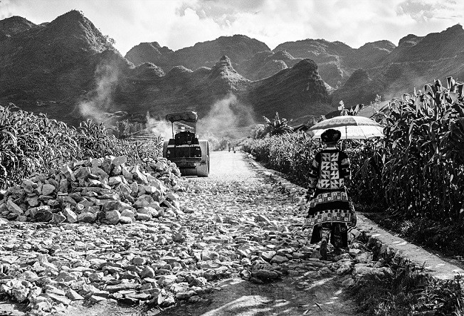 Nữ NSNA Tuyết Minh ra mắt bút ký-tiểu luận Những chặng đường