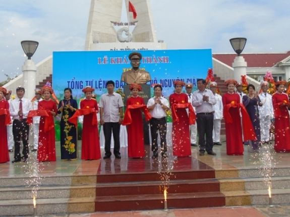 Khánh thành tượng Đại tướng Võ Nguyên Giáp tại huyện Bố Trạch