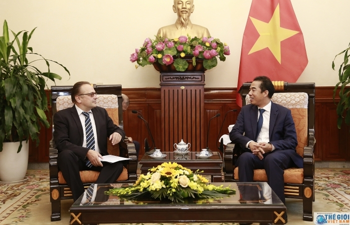 Thứ trưởng Bộ Ngoại giao Tô Anh Dũng tiếp Đại sứ Cộng hòa Belarus