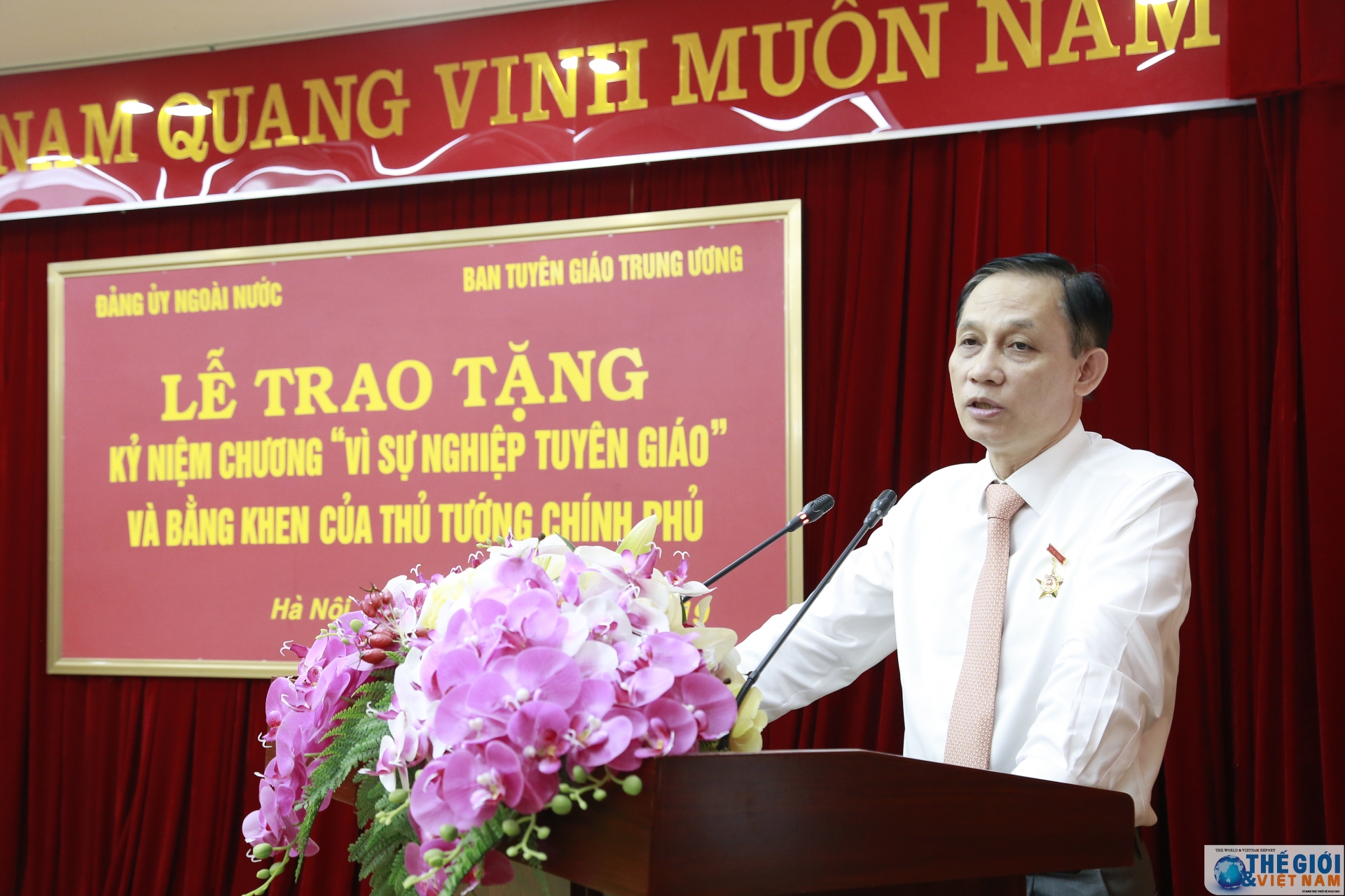 Lễ trao tặng Kỷ niệm chương “Vì sự nghiệp Tuyên giáo” và Bằng khen của Thủ tướng Chính phủ