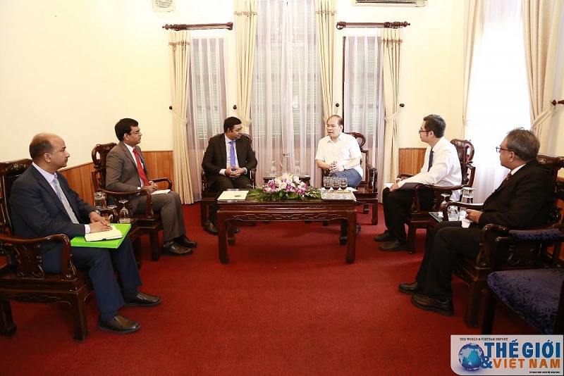 cuc truong cuc lanh su trao giay chap nhan tong lanh su an do tai tp ho chi minh