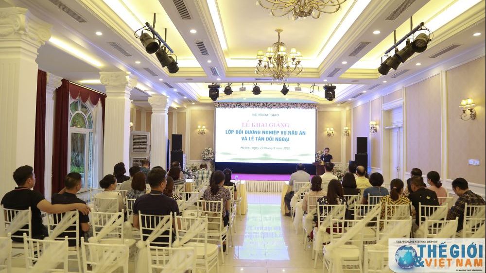 Bộ Ngoại giao tổ chức lớp nghiệp vụ nấu ăn chiêu đãi và lễ tân đối ngoại