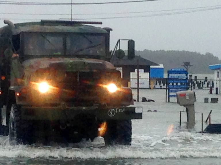 Vì sao có hiện tượng “lũ lụt ngày nắng” ở Mỹ?