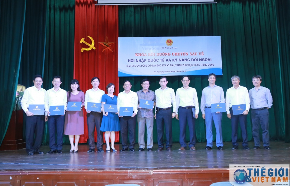 Bế giảng Khóa bồi dưỡng Kỹ năng đối ngoại dành cho lãnh đạo Sở các địa phương