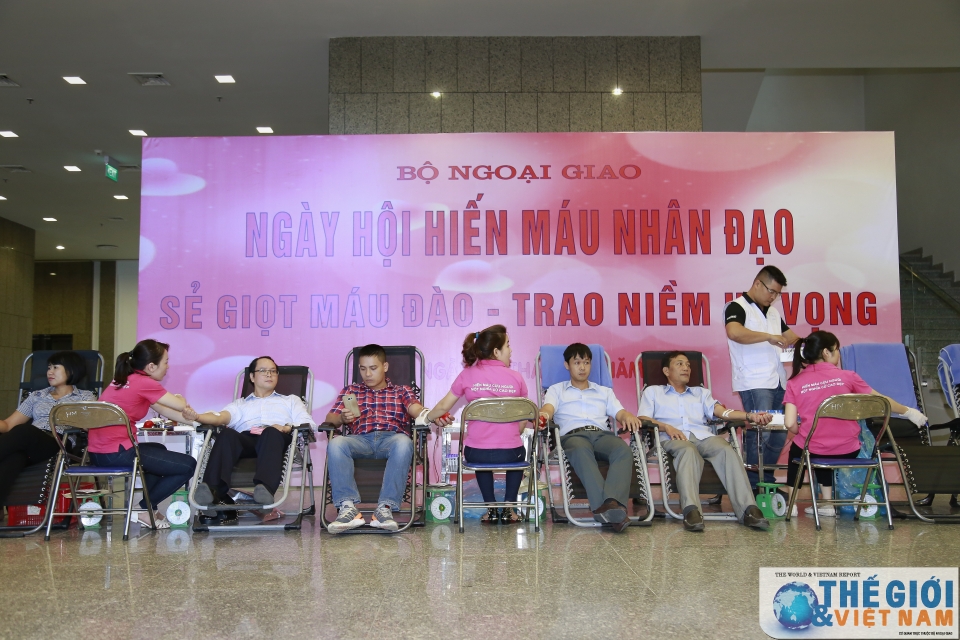 Cán bộ Bộ Ngoại giao tích cực tham gia Ngày hội hiến máu cứu người can bo bo ngoai giao tich cuc tham gia ngay hoi hien mau cuu nguoi
