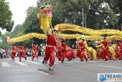 Liên hoan nghệ thuật múa Rồng bên hồ Hoàn Kiếm