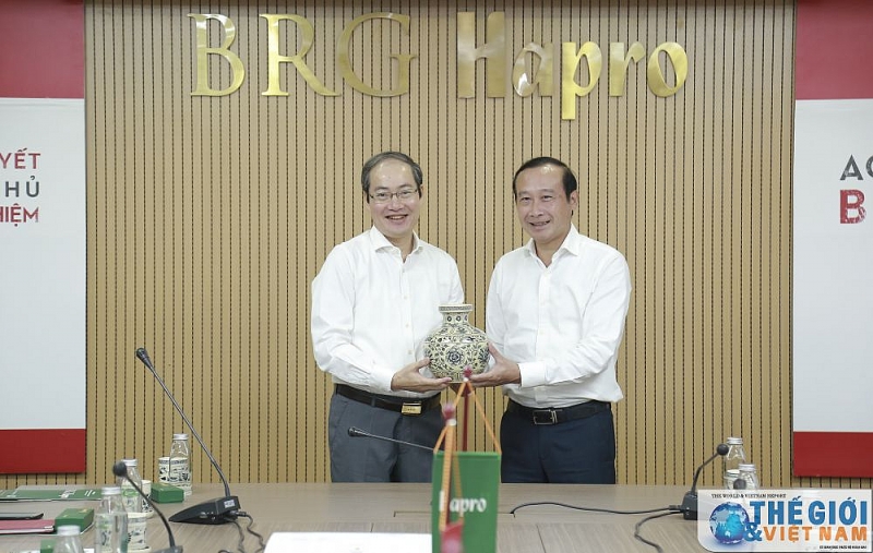 doan truong co quan dai dien viet nam o nuoc ngoai lam viec tai tong cong ty thuong mai ha noi