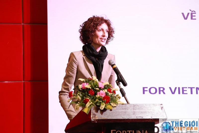 Bà Valentina Barcucci, Labour Economist, ILO Vietnam phát biểu tại hội thảo. (Ảnh: Trung Hiếu) Hội thảo tập huấn về cung cấp hỗ trợ có chất lượng đối với lao động nữ di cư