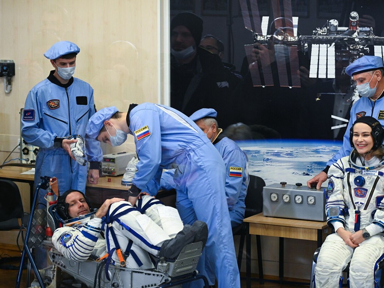 Chuyến bay của đoàn làm phim Nga lên vũ trụ khiến người Nhật ngưỡng mộ