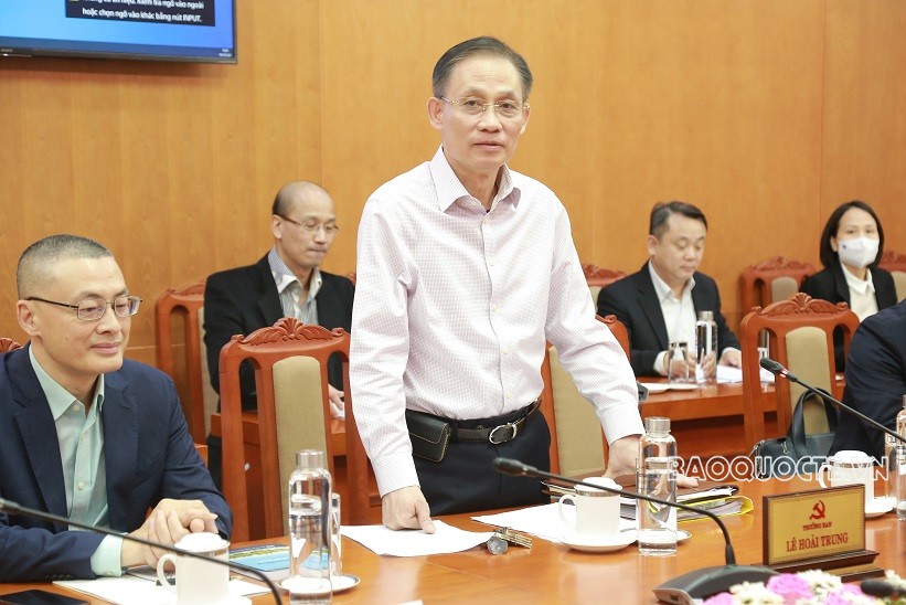 Lãnh đạo Ban Đối ngoại Trung ương tiếp và làm việc với  Đoàn Trưởng Cơ quan đại diện Việt Nam tại nước ngoài nhiệm kỳ 2021-2024