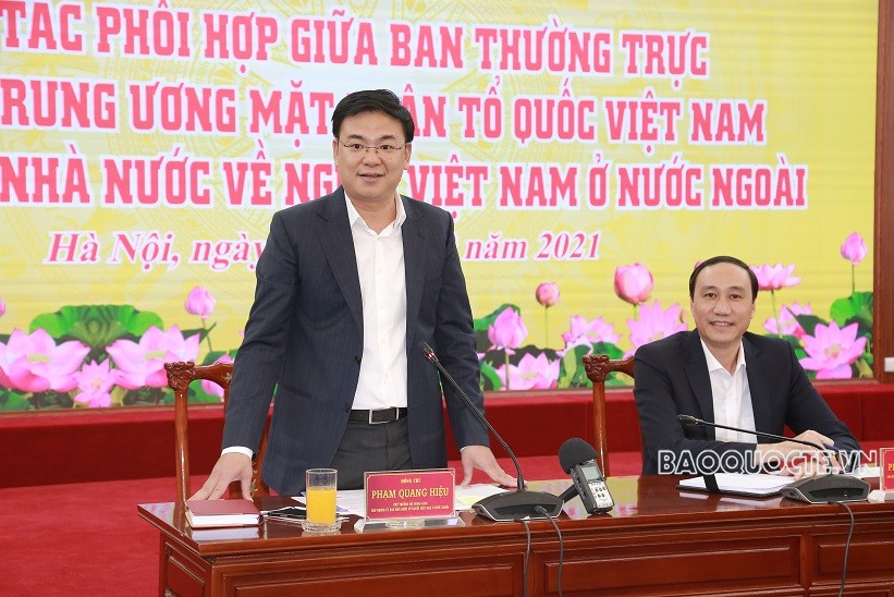 Hội nghị sơ kết công tác phối hợp giữa Ban Thường trực Ủy ban Trung ương Mặt trận Tổ quốc Việt Nam và Ủy ban Nhà nước về người Việt Nam ở nước ngoài Hội nghị sơ kết công tác phối hợp giữa Ban Thường trực Ủy ban Trung ương Mặt trận Tổ quốc Việt Nam và Ủy ban Nhà nước về người Việt Nam ở nước ngoài