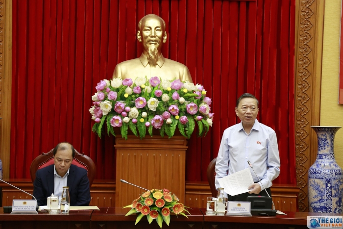 doan truong co quan dai dien viet nam o nuoc ngoai lam viec voi bo cong thuong va bo cong an