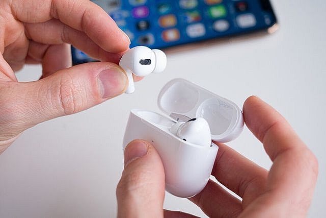 apple thua nhan tai nghe airpods pro gap loi nghiem trong ve am thanh