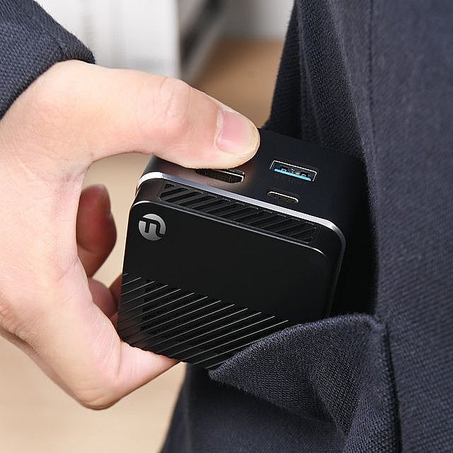 xiaomi ra mat may tinh ca nhan sieu nho co the bo trong tui quan